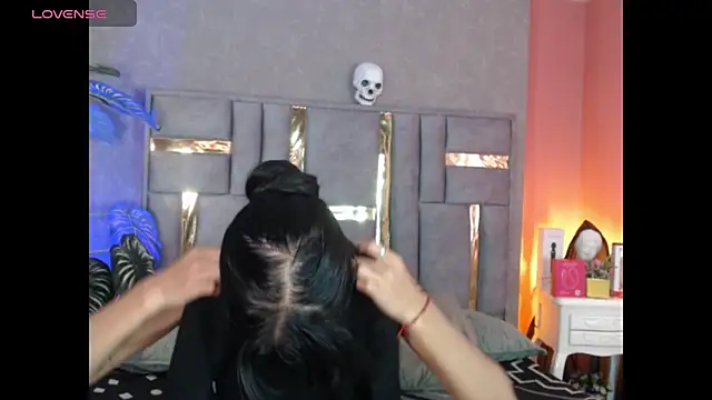 Tyla Ks online show from 10-11-25, 07:37