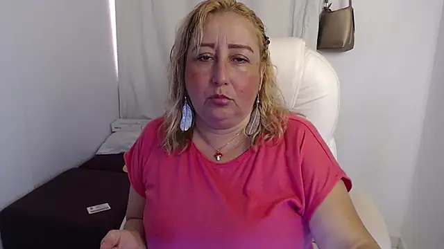 Snapshot of Mature_2025 chatting on 09-29-25, 05:18 Mature 2025 online show from 09-29-25, 05:18