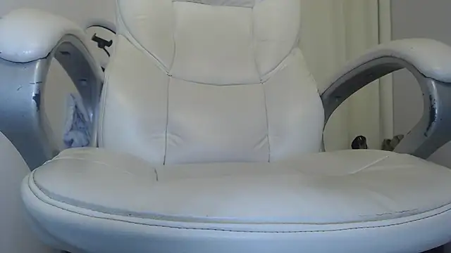 Snapshot of Mature_2025 chatting on 03-18-25, 02:28 Mature 2025 online show from 03-18-25, 02:28