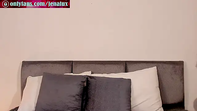 jennalux  online show from 10-04-25, 10:22