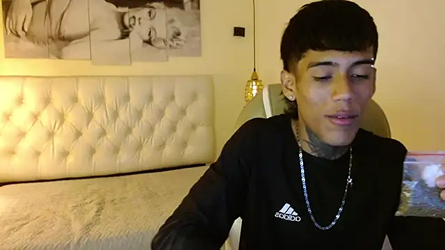 Snapshot of RyanKing19 chatting on 02-19-25, 01:06 RyanKing19 online show from 02-19-25, 01:06