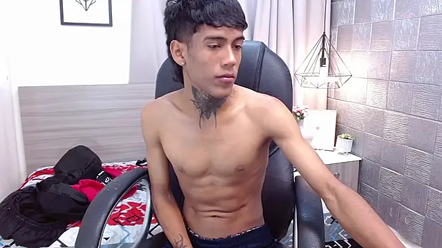 Snapshot of RyanKing19 chatting on 02-22-25, 12:18 RyanKing19 online show from 02-22-25, 12:18