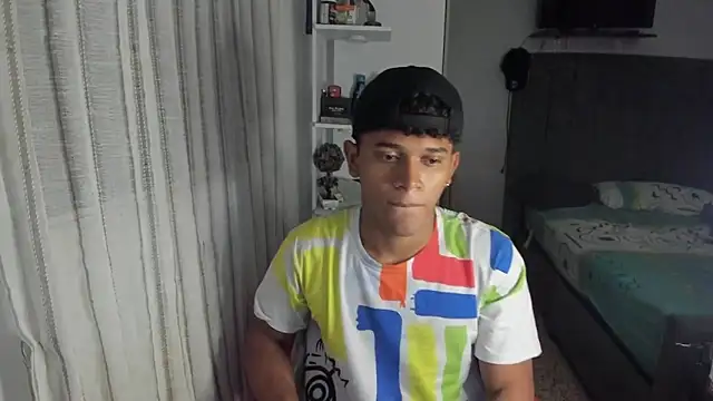 Snapshot of Fox2evans chatting on 02-07-26, 06:49 Fox2evans online show from 02-07-26, 06:49