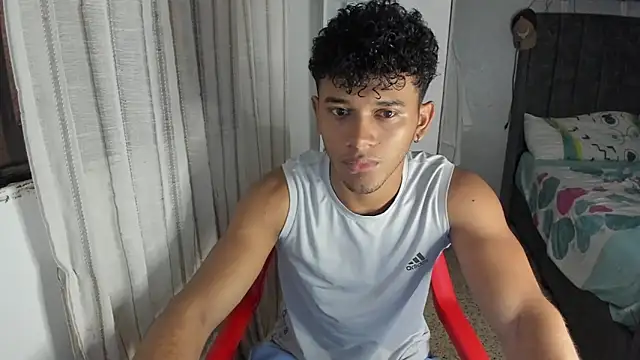 Snapshot of Fox2evans chatting on 02-04-26, 12:44 Fox2evans online show from 02-04-26, 12:44