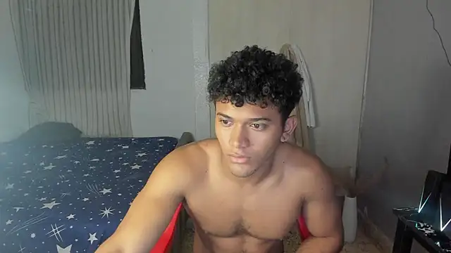 Snapshot of Fox2evans chatting on 02-24-26, 07:48 Fox2evans online show from 02-24-26, 07:48