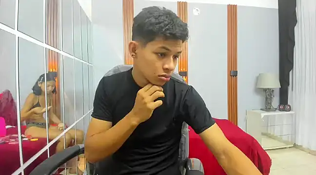 leslieanddrako online show from 02-28-25, 10:50