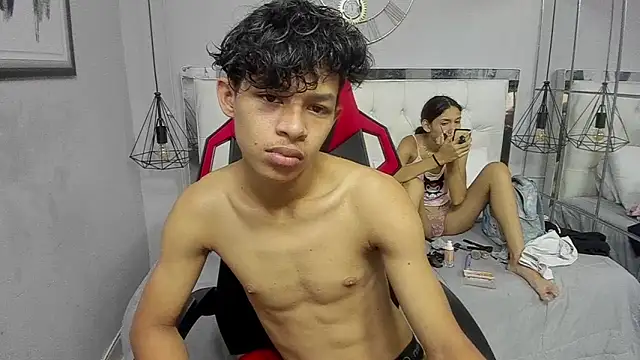 leslieanddrako online show from 10-15-25, 05:43