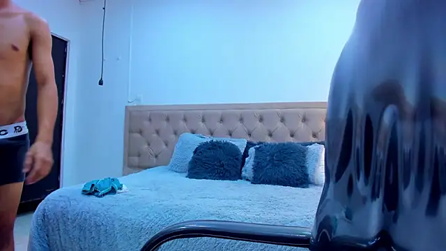 leslieanddrako online show from 12-15-25, 10:26