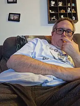 Smallone327 online show from 11-17-25, 03:43