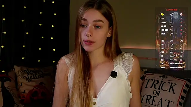 EmilaMills online show from 10-25-25, 12:17