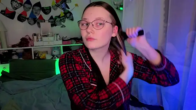 Snapshot of milliedoll chatting on 12-22-25, 12:55 milliedoll online show from 12-22-25, 12:55