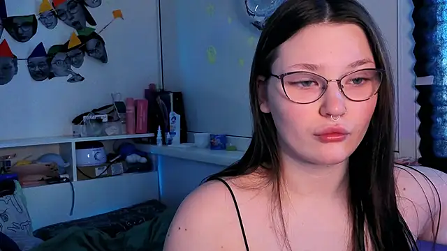 Snapshot of milliedoll chatting on 11-15-25, 03:21 milliedoll online show from 11-15-25, 03:21