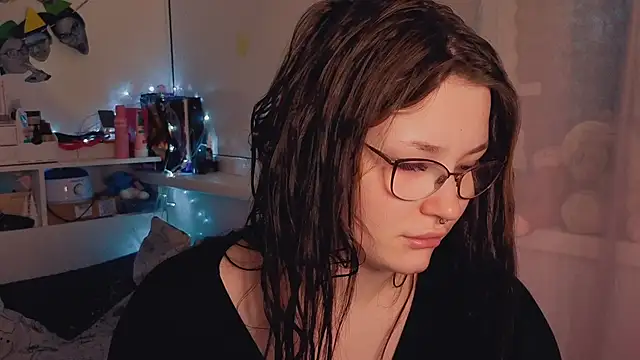 Snapshot of milliedoll chatting on 11-06-25, 02:04 milliedoll online show from 11-06-25, 02:04