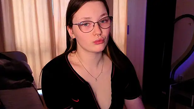 milliedoll online show from 04-10-26, 10:00