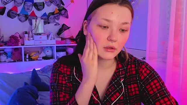 Snapshot of milliedoll chatting on 12-17-25, 05:34 milliedoll online show from 12-17-25, 05:34