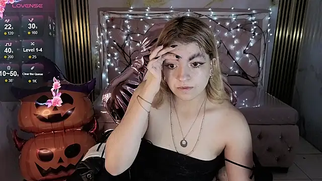 lili conor s online show from 10-28-25, 04:13