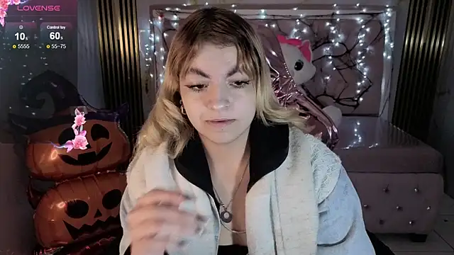 lili conor s online show from 10-29-25, 03:38