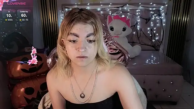 lili conor s online show from 10-24-25, 03:38