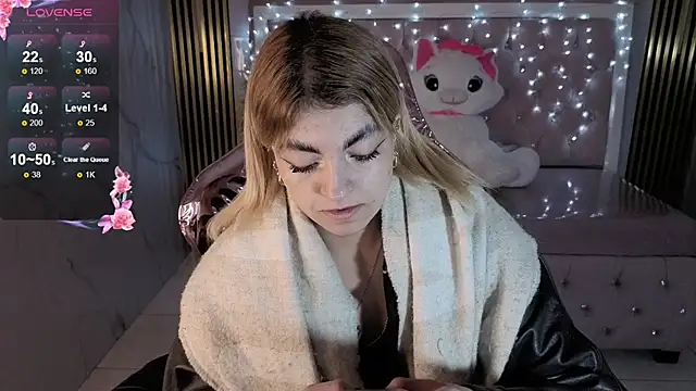 lili conor s online show from 11-14-25, 03:21