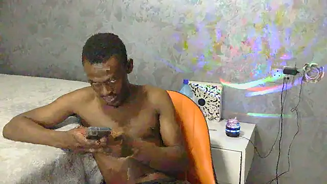 Snapshot of Justusual444 chatting on 12-20-25, 09:17 Justusual444 online show from 12-20-25, 09:17