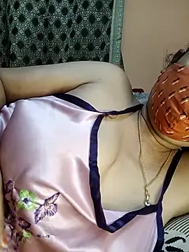 Snapshot of IND9876 chatting on 03-09-25, 05:06 IND9876 online show from 03-09-25, 05:06