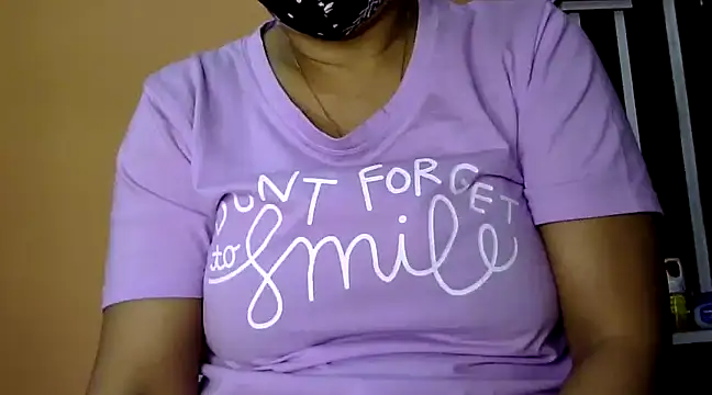 Snapshot of IND9876 chatting on 03-20-25, 09:48 IND9876 online show from 03-20-25, 09:48