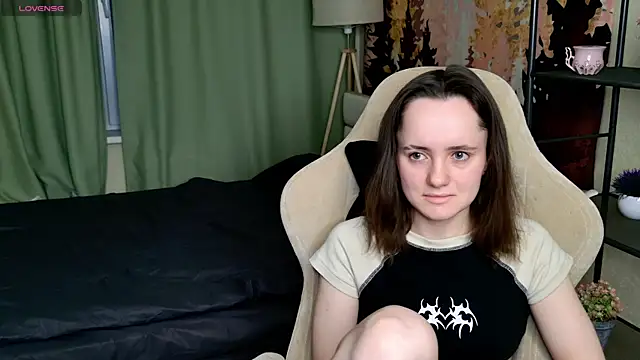 Snapshot of Luna_Loveee chatting on 03-15-25, 03:40 Luna Loveee online show from 03-15-25, 03:40