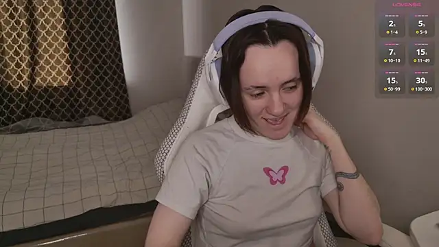 Luna Loveee online show from 04-15-26, 04:29