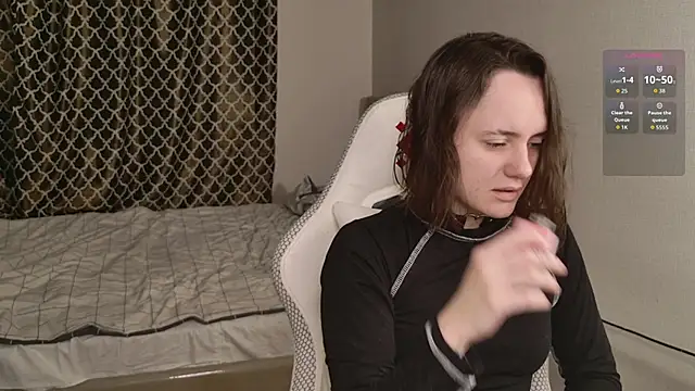 Luna Loveee online show from 10-28-25, 03:40