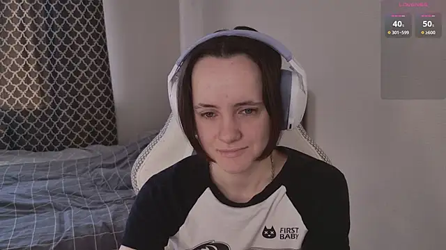 Luna Loveee online show from 04-17-26, 05:10