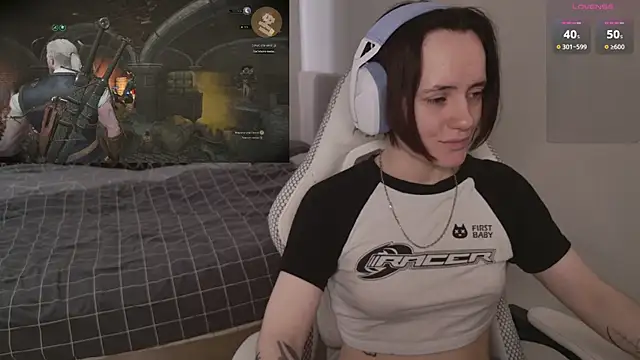 Luna Loveee online show from 04-13-26, 05:11