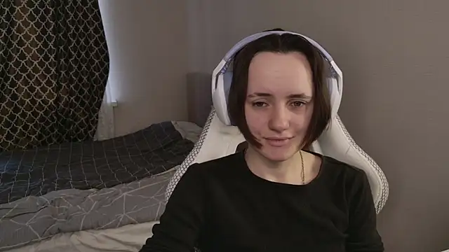 Luna Loveee online show from 03-19-26, 04:12