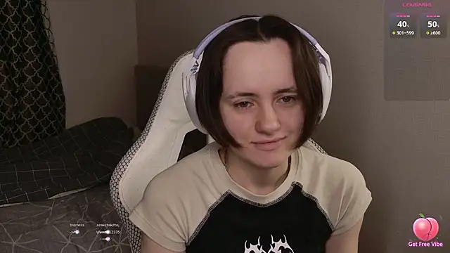 Luna Loveee online show from 03-26-26, 04:00