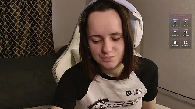 Luna Loveee online show from 11-25-25, 05:19