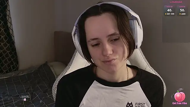 Luna Loveee online show from 03-28-26, 04:02