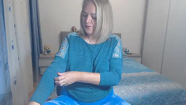 Snapshot of MatureDiana chatting on 05-01-26, 02:27 MatureDiana online show from 05-01-26, 02:27
