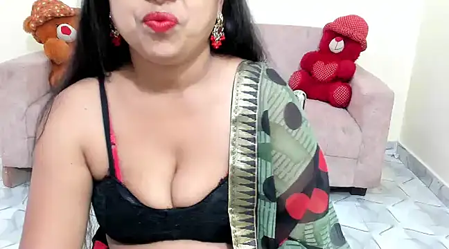Snapshot of leahgotiii chatting on 03-12-25, 12:57 leahgotiii online show from 03-12-25, 12:57