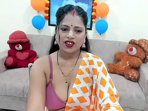 Snapshot of leahgotiii chatting on 09-19-25, 03:32 leahgotiii online show from 09-19-25, 03:32
