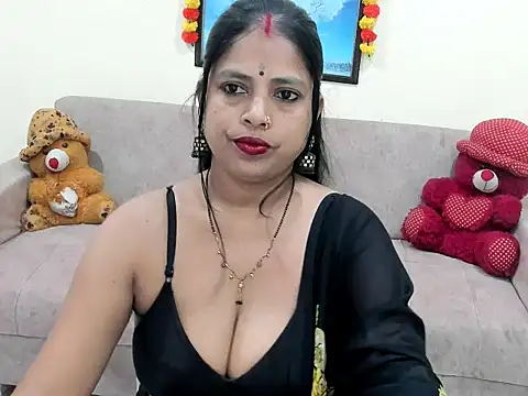 Snapshot of leahgotiii chatting on 10-17-25, 03:32 leahgotiii online show from 10-17-25, 03:32