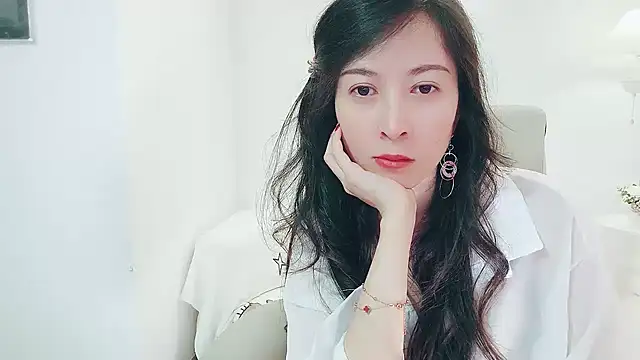 Snapshot of Dazzlebean chatting on 04-30-26, 02:57 Dazzlebean online show from 04-30-26, 02:57