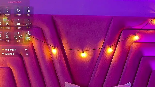 innocenthazel online show from 10-15-25, 03:16