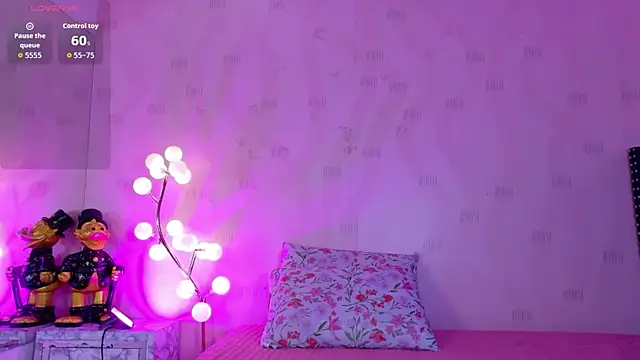 innocenthazel online show from 04-17-26, 02:58