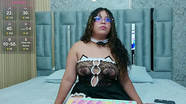 innocenthazel online show from 10-12-25, 12:50