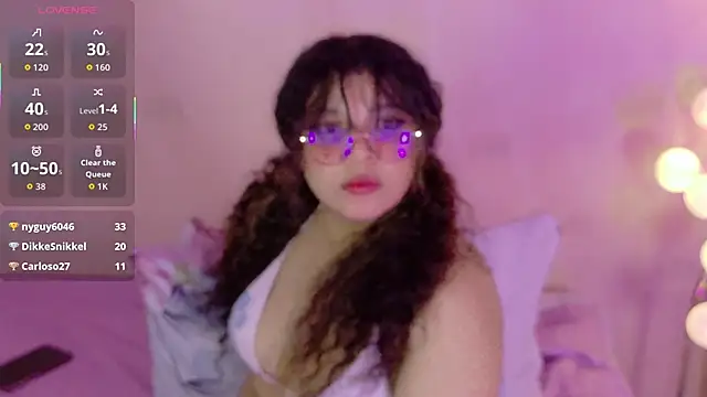 Snapshot of innocenthazel chatting on 02-02-26, 12:31 innocenthazel online show from 02-02-26, 12:31