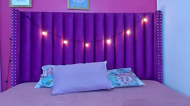 innocenthazel online show from 04-14-26, 02:49