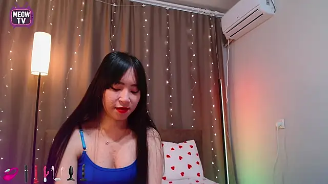 Snapshot of miyakimi0101 chatting on 02-05-26, 11:44 miyakimi0101 online show from 02-05-26, 11:44