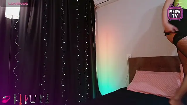 miyakimi0101 online show from 10-14-25, 11:47