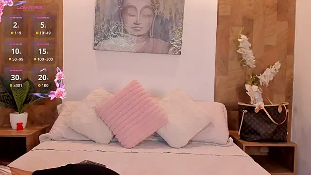 Lucia Brown  online show from 05-31-26, 08:53