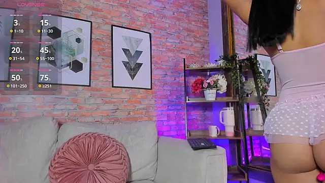 Lucia Brown  online show from 09-29-25, 07:52