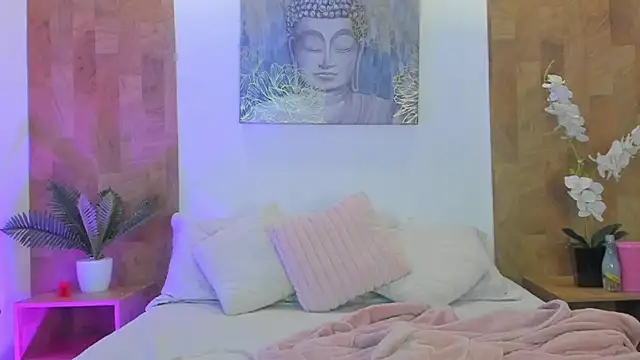 Lucia Brown  online show from 04-23-26, 12:39